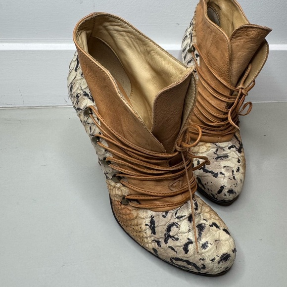 Limited Edition Mimosa Leopard & Beige Leather Booties – Size 7 – Made in Italy - Picture 17 of 17